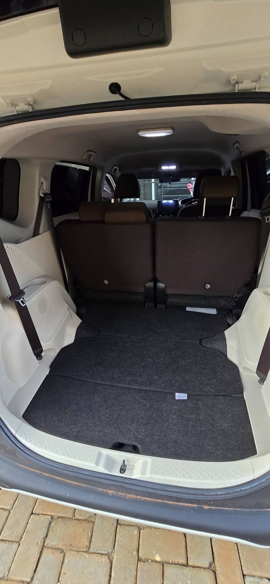 A picture of 2016 Toyota sienta for sale