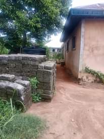 A picture of Urgent sales 3 2 and 1bedroom flat on a 100
