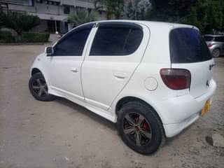 A picture of TOYOTA VITZ 0714058883