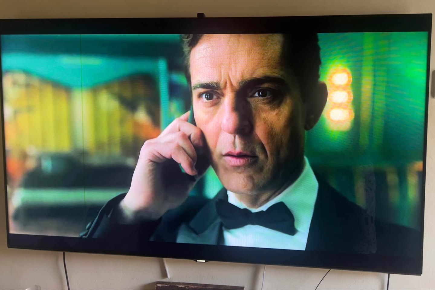 A picture of Samsung 60inches tv