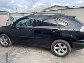 A picture of Lexus RX330 05