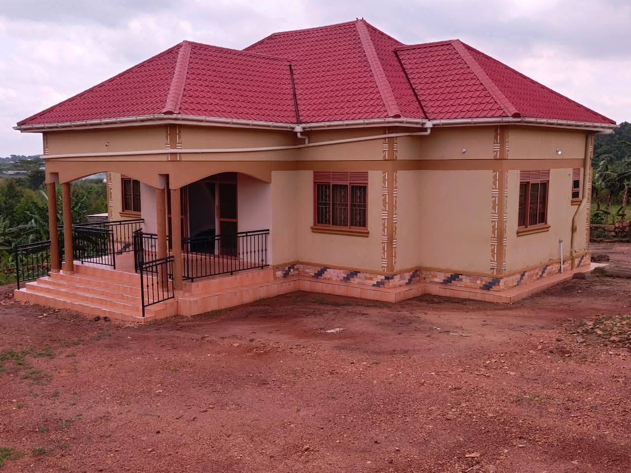 A picture of Bombo 4bedrooms on 1 5acres titled On sale 130million Contact
