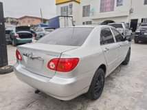 A picture of 2004 Toyota Corolla LE Super clean perfect Engine and gear