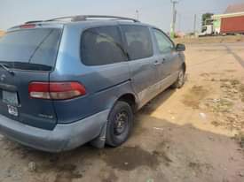 A picture of 2002 Toyota Sienna Le