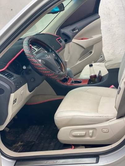 A picture of First body Es350 2008 model Direct contact Untouched parts Price