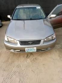 A picture of 2000 Toyota drop light Engine and gear very sound AC
