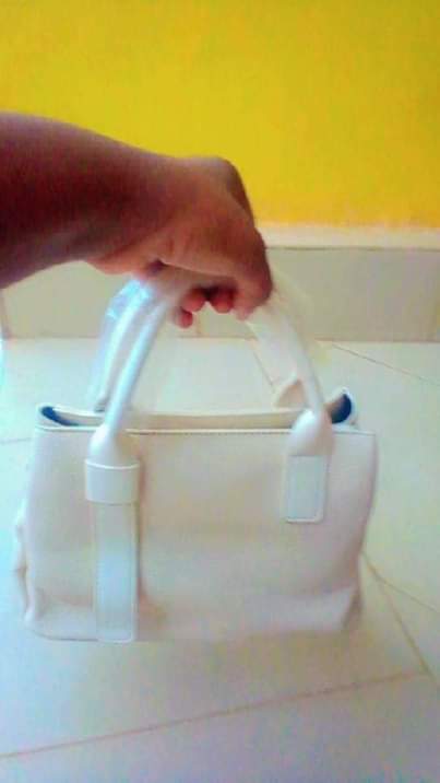 A picture of Hand bags