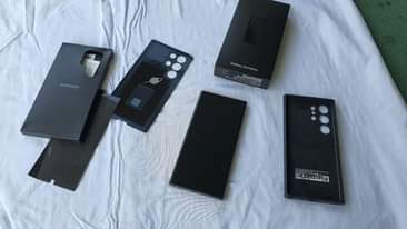 A picture of QUICK Cash NEEDED 1 300 000 SAMSUNG S23 ULTRA 5G