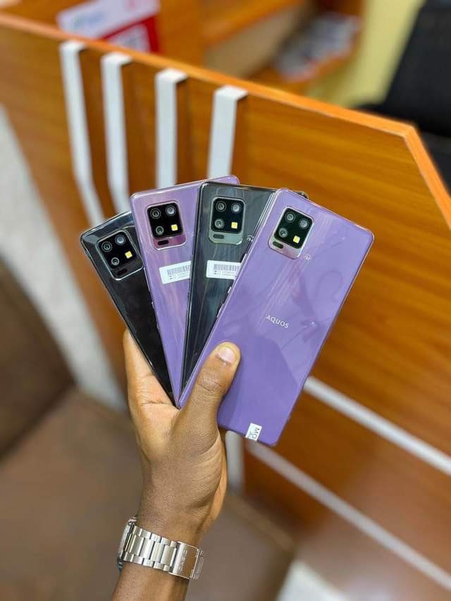 A picture of SIMU USED NA MPYA TUNAFANYA EXCHANGE KWA SIMU YOYOTE KALIBUNI