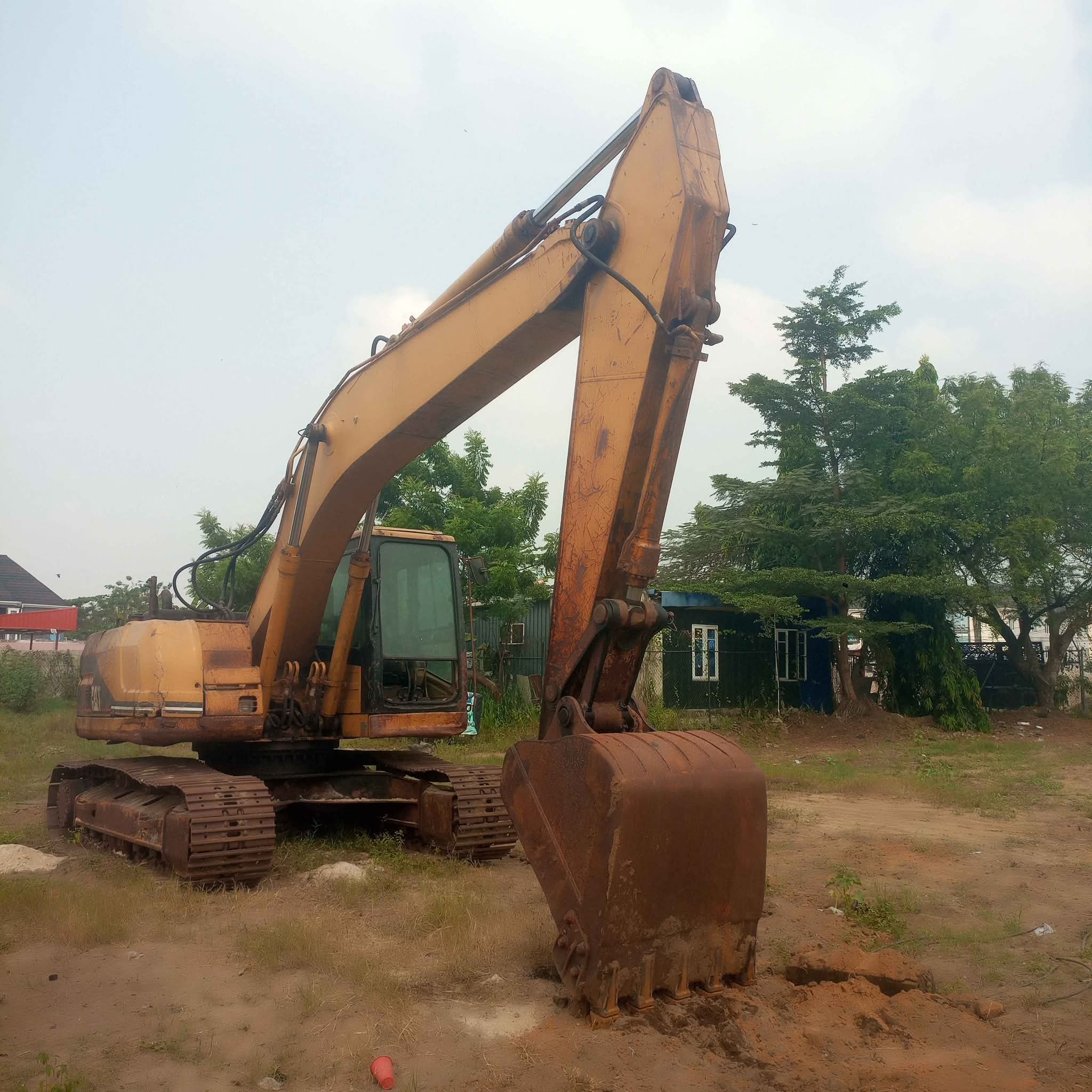 A picture of 320cl excavator for sale 07033882968