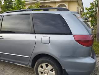 A picture of Clean Nigerian Used Toyota Sienna XLE 2005