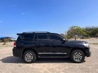 A picture of Toyota Landcruiser V8 2010