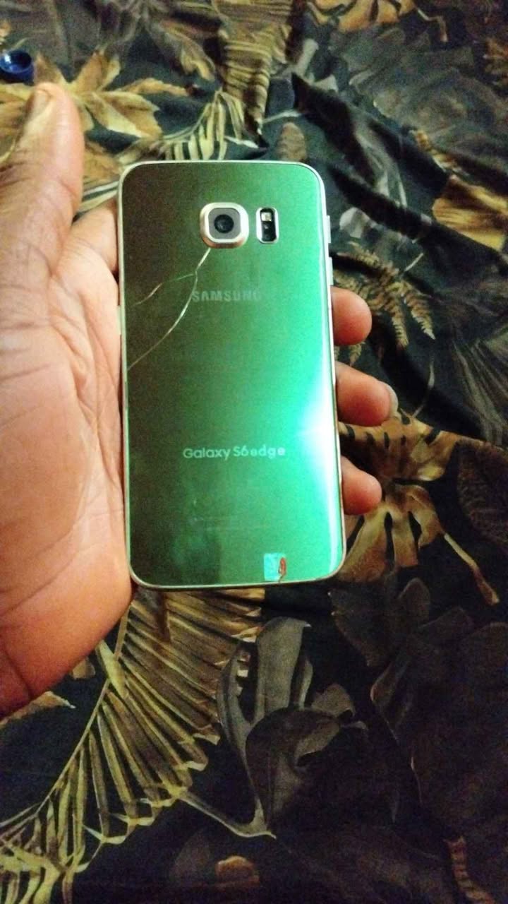 A picture of Samsung S6 edge