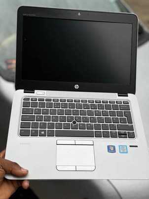 A picture of Hp elitebook 820 G3 Touchscreen core i5 6th Gen Speed