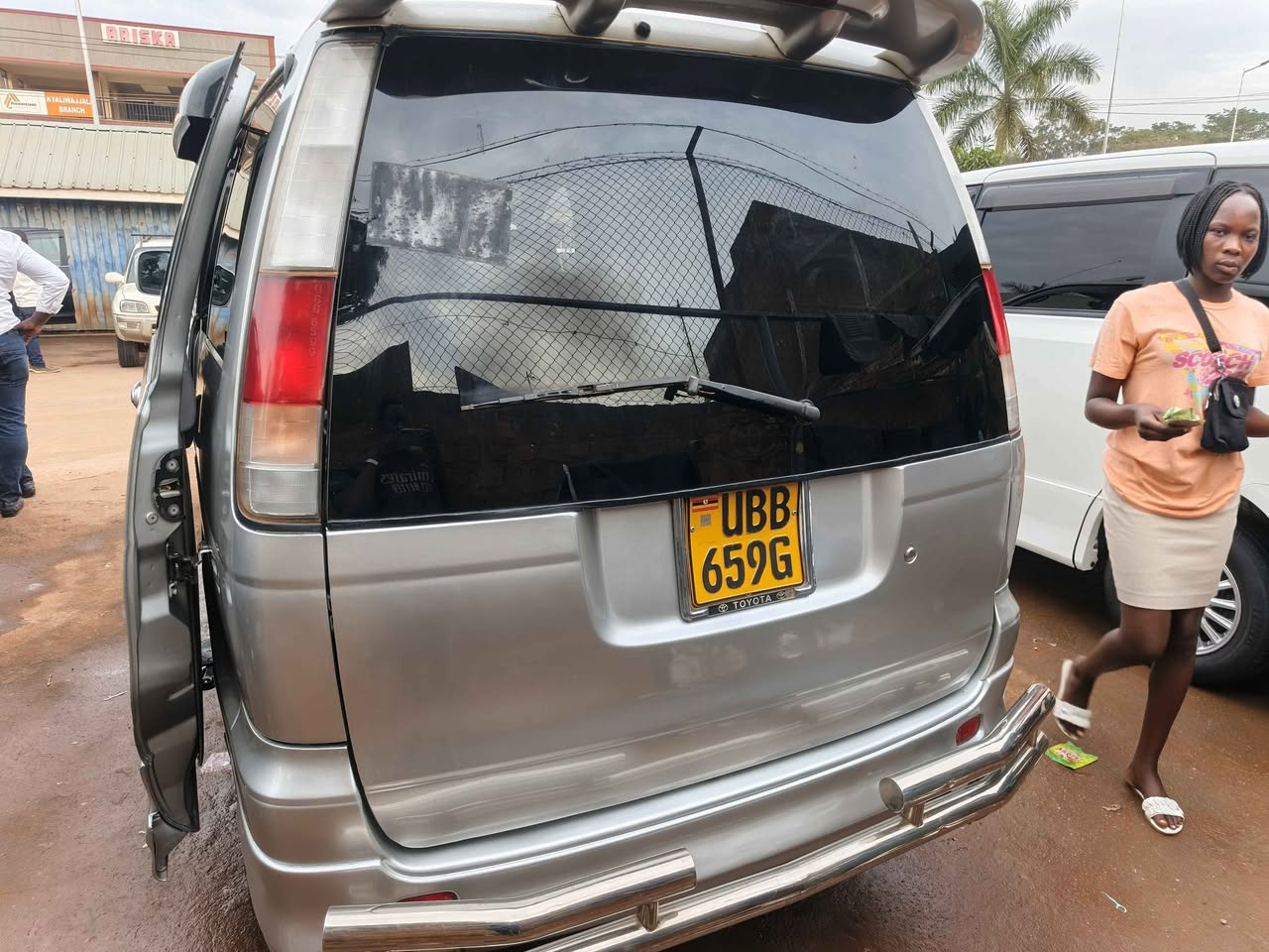 A picture of Toyota Noah