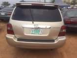 A picture of  Distress sale Toyota Highlander 2004 3 seater Only ac