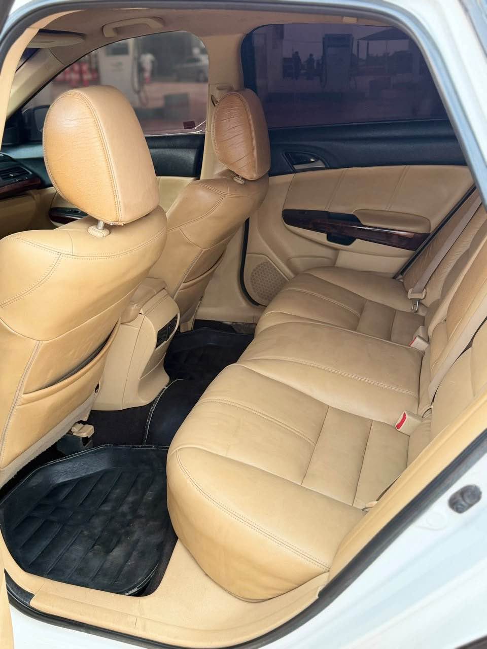 A picture of NEATLY USED HONDA CROSSTOUR 2008 FR JUST 5 3 KUJE