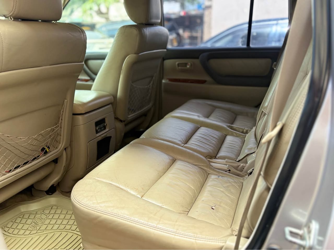 A picture of LAND CRUISER 100 SERIES ON SALE