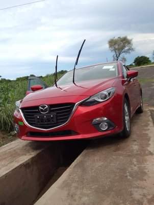 mazda axela