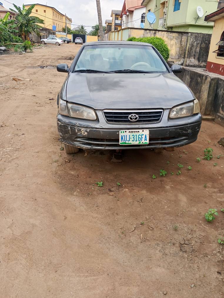 A picture of AWOOF BANGER Toyota Camry Drop light 1 2M Sound engine