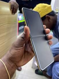 A picture of Samsung Galaxy Z Flip