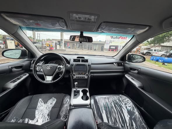 A picture of Foreign used Toyota Camry SE 2014