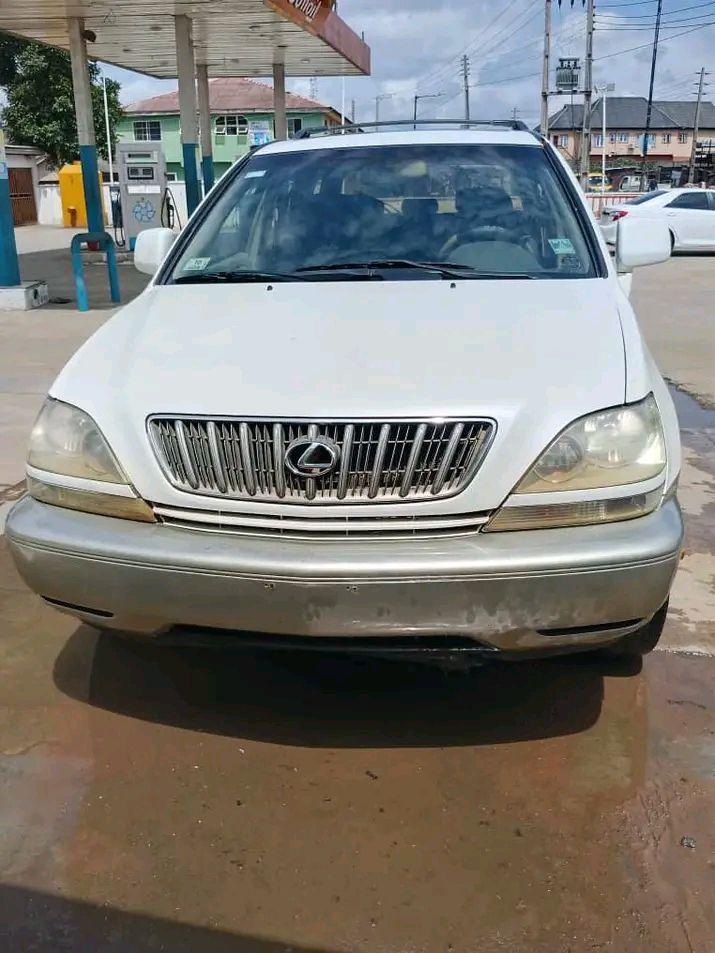 A picture of Toyota Lexus