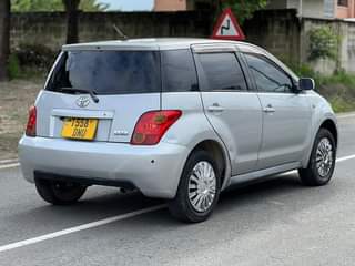 A picture of TOYOTA IST
