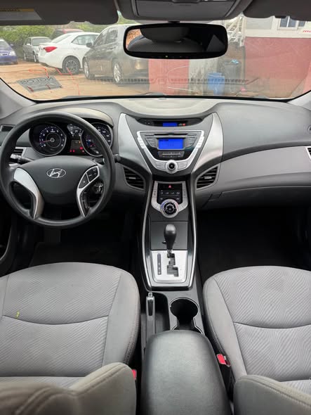 A picture of DISTRESS SALE HYUNDAI ELANTRA FOREIGN USED FULL 2013 MODEL LOCATION