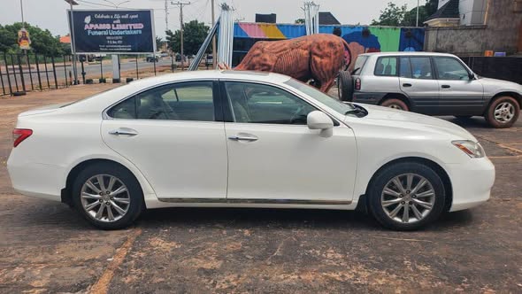 A picture of Distress Sale Direct Belgium Lexus Es 350 in Enugu Owner