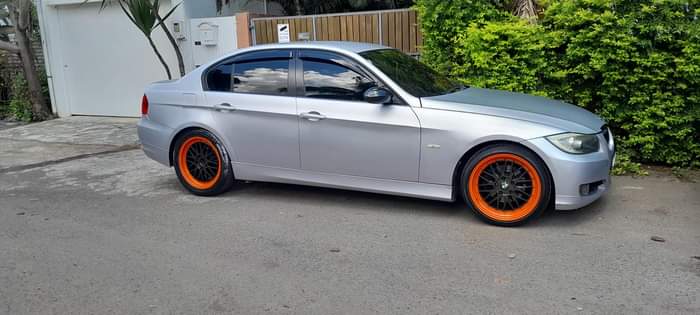 bmw 320i