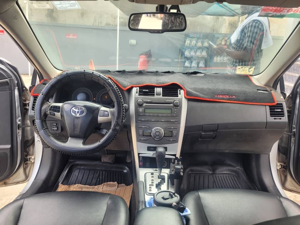 A picture of TOYOTA COROLLA LE 2012