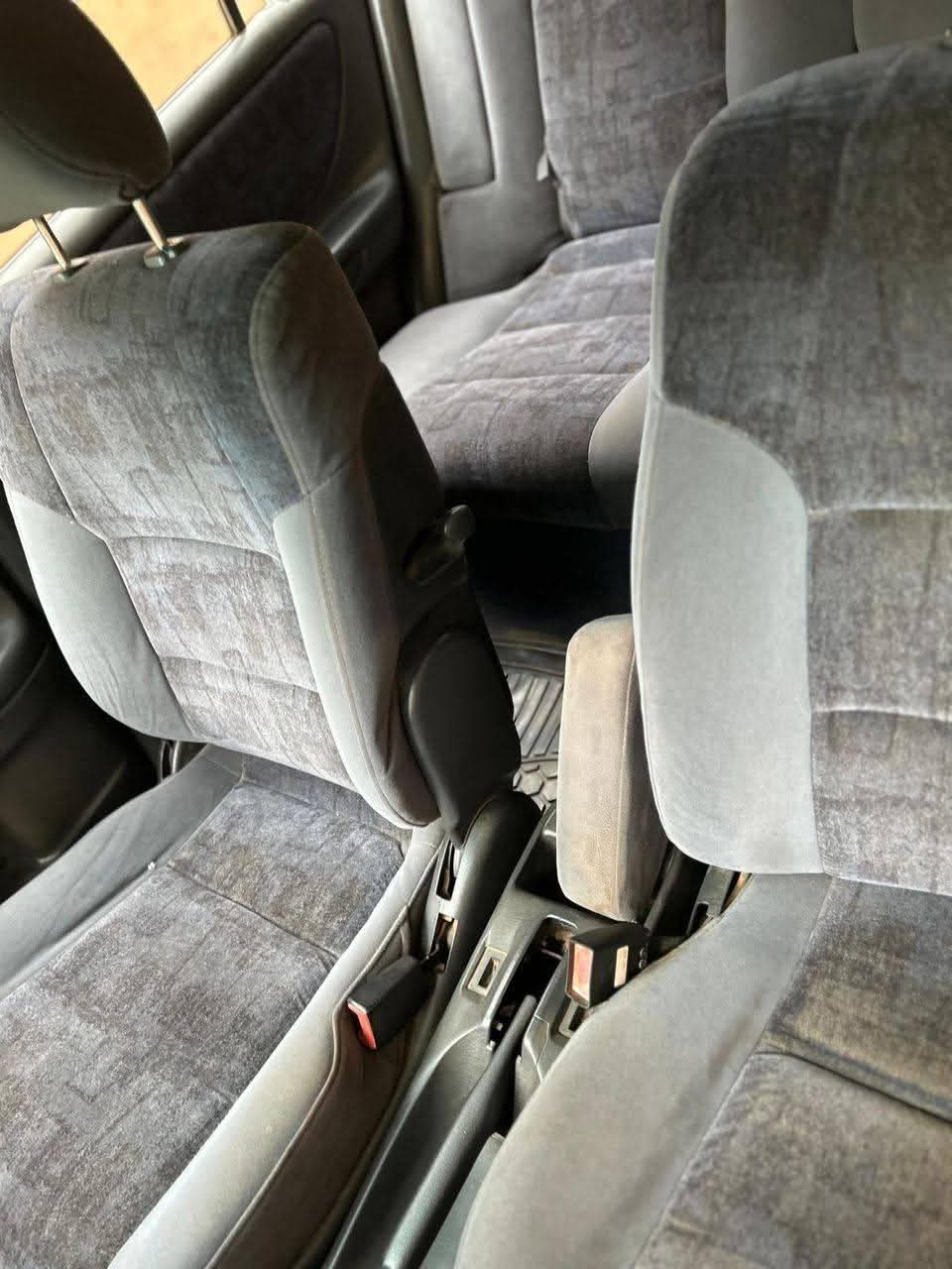 A picture of 2000 Mazda 626