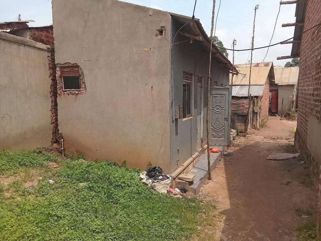 A picture of 3 rentals single rooms all self contained for sale at