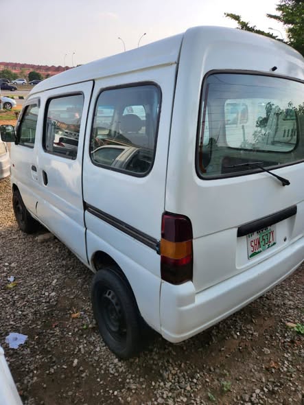 A picture of Daihatsu Mini Bus