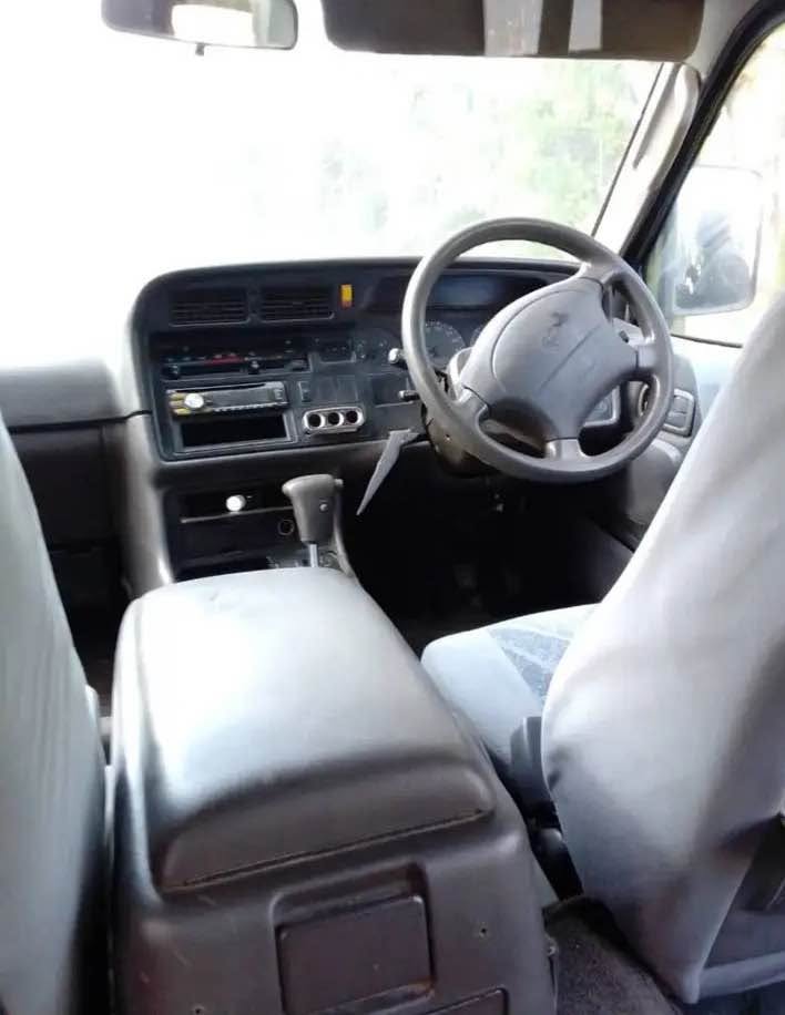 A picture of TOYOTA HIACE SUPER CUSTOM INAUZWA 4 7m 0791084871