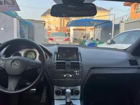 A picture of 08 Mercedes Benz C300