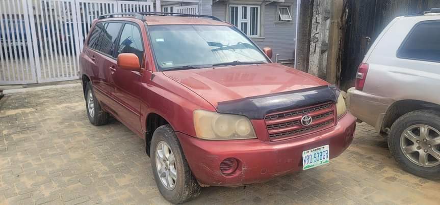 A picture of 2003 Toyota highlander
