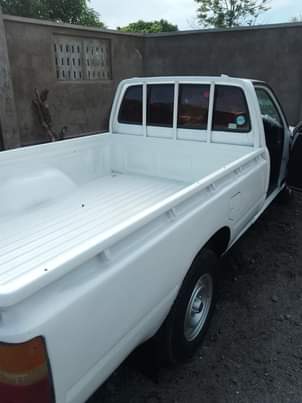 A picture of Hilux 3y injection