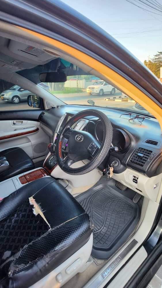 A picture of Toyota harrier