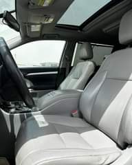 A picture of TOYOTA HIGHLANDER XLE Keyless Fullest Option Model 2015 Price 24