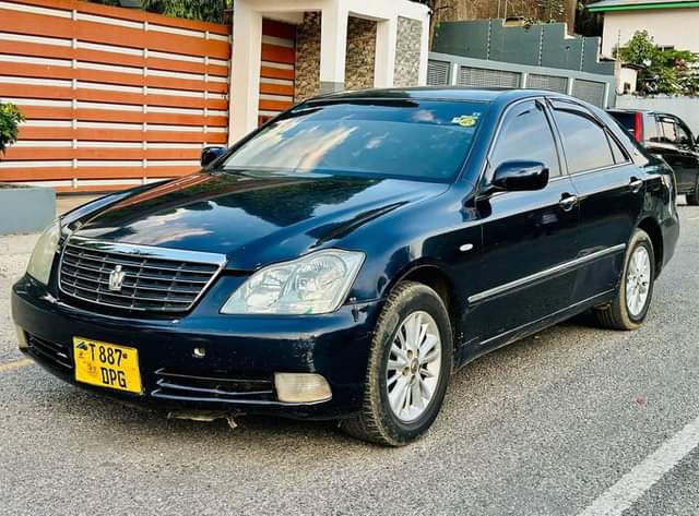 A picture of CROWN mwanza call WhatsApp 0686108116