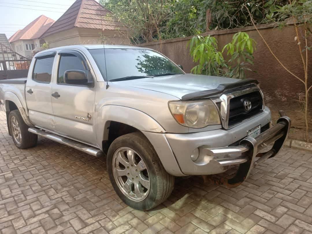 A picture of 2009 Toyota tacoma