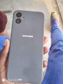 A picture of Samsung A05 camera kali inakaa na chaji