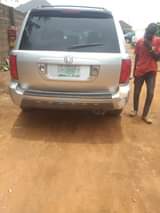 A picture of Honda pilot
