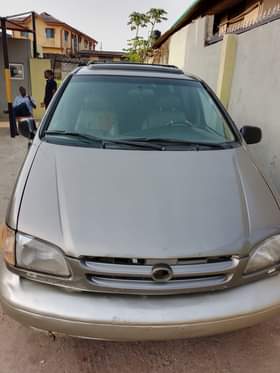 A picture of Toyota sienna 02 Engine Gear AC Interior Location Ekoro Road