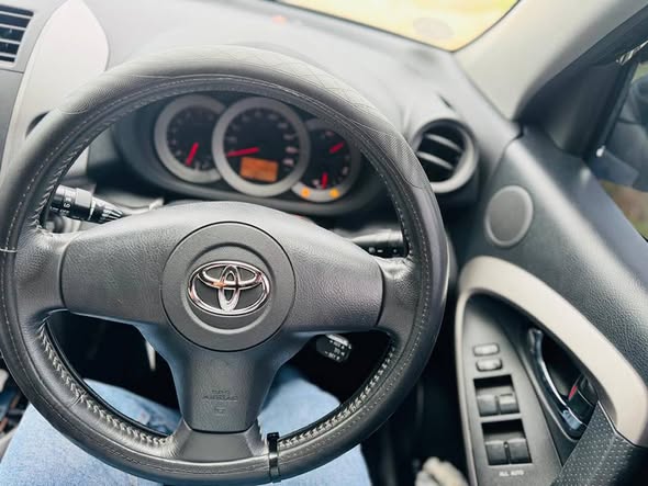 A picture of TOYOTA RAV4 MISS TZ