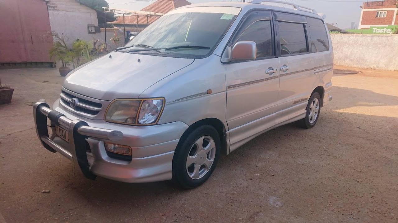 A picture of Toyota noah