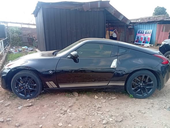 A picture of Nissan 370Z sport