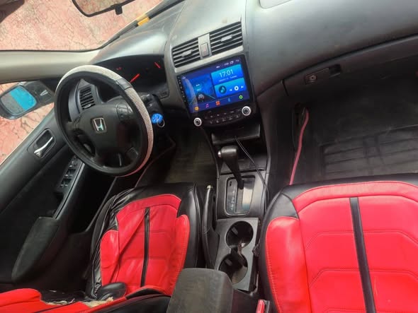 A picture of Honda accord 05 v6 engine